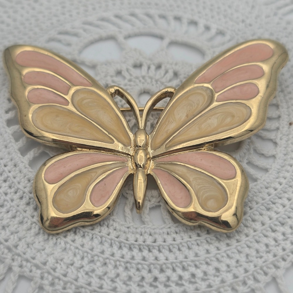 Vintage Trifari Gold Tone Pink Cream Enamel Butterfly Brooch Pin